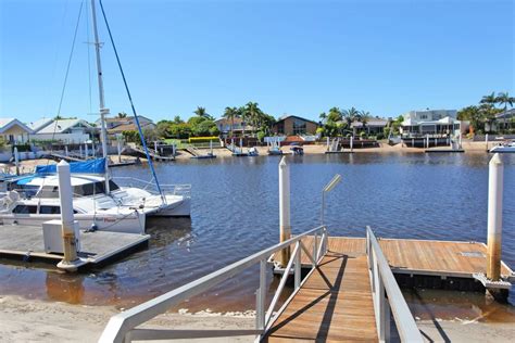 Minyama, Sunshine Coast holiday accommodation: short.